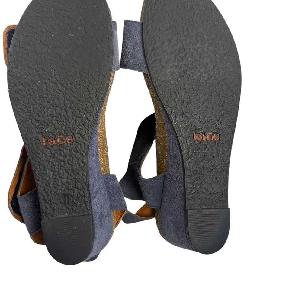 Taos Carousel 2 Gray Suede Wedge Sandals Adjustable Straps Women 41 9.5-10